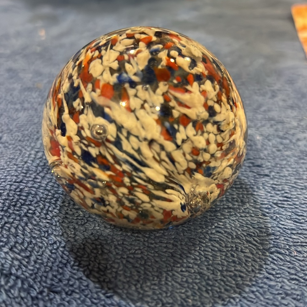 Murano Paperweight - Picture 2 of 6